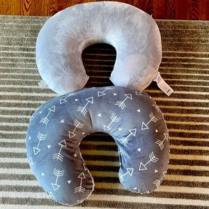 2 boppy nursing pillows in PERFECT condition.